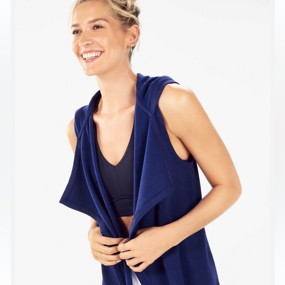 Fabletics L Hannah Vest in rich navy/royal blue